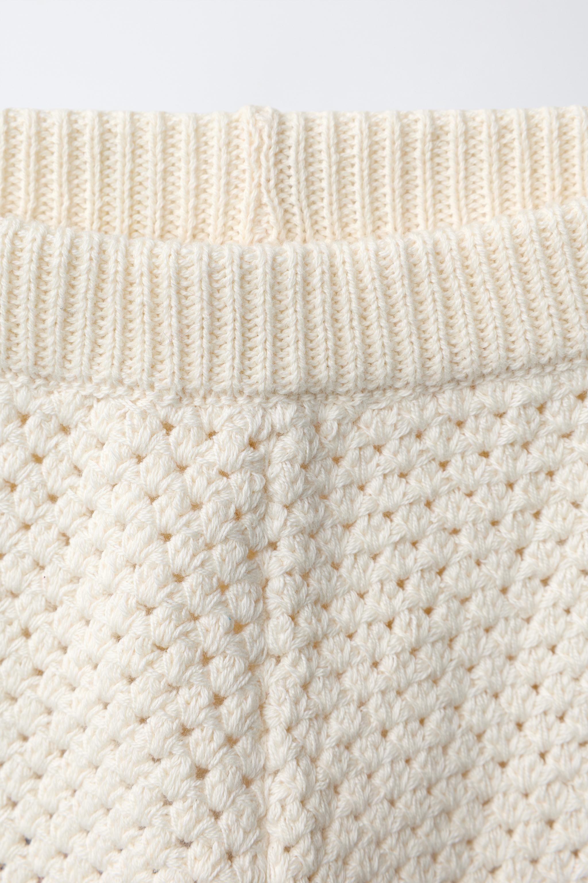CROCHET KNIT SHORTS WITH FLOWERS